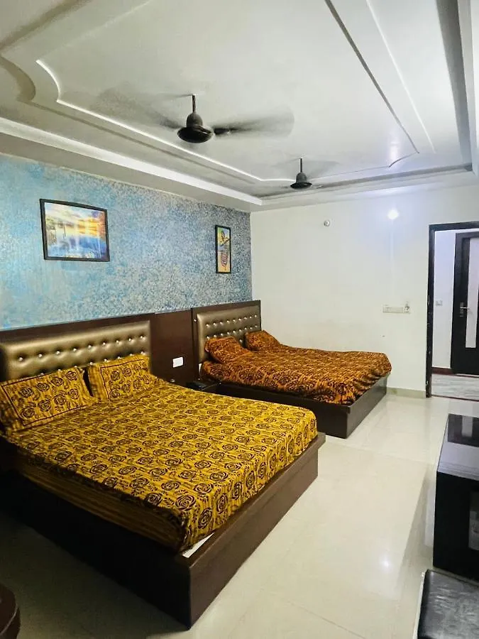 Blue Rose International, Family Hotel Agra   Agra (Uttar Pradesh)